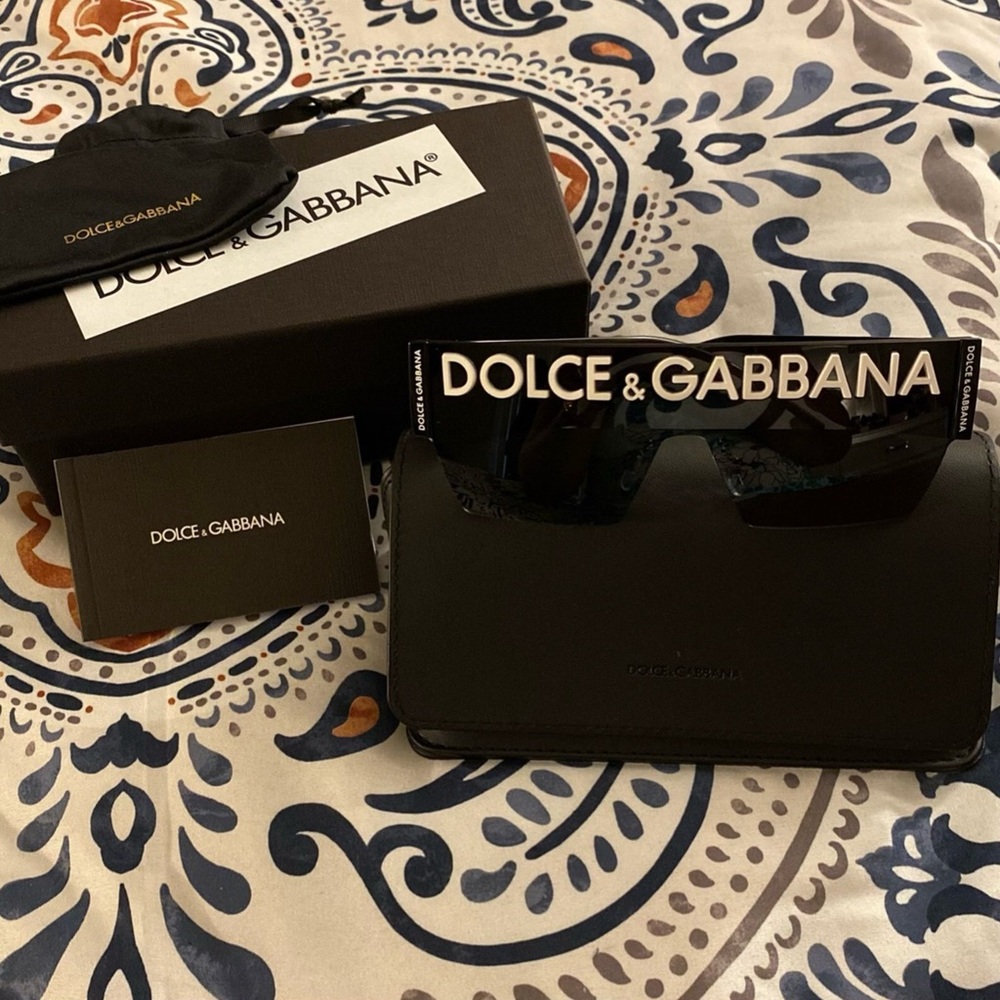 DG Glasses